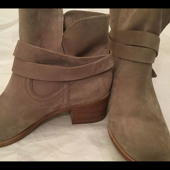 New WOMENS UGG 1019148  ELORA NUBUCK  SAHARA BOOTS - Picture 4 of 7